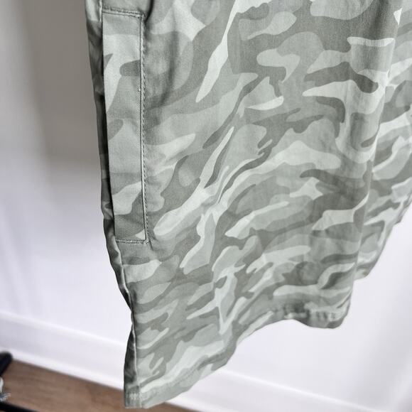 Vineyard Vines Margo Utility Dress Girls size medium Military green camouflage - Picture 5 of 5